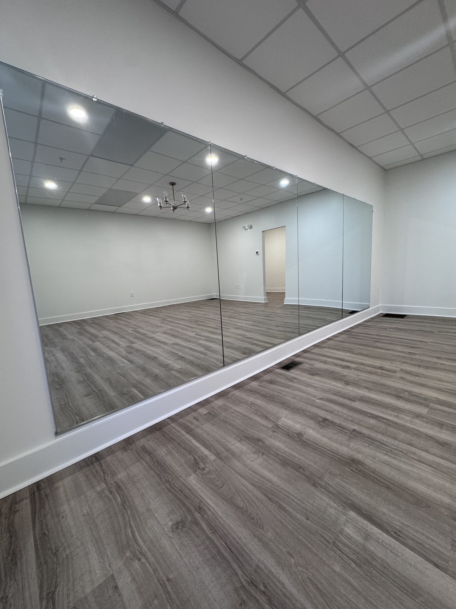 Mirror wall installation